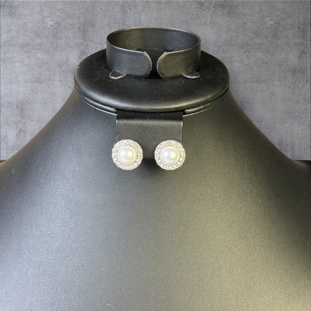 199. Blue Faux Pearl Rhinestone‎ Clip-On Earrings Circle Theme